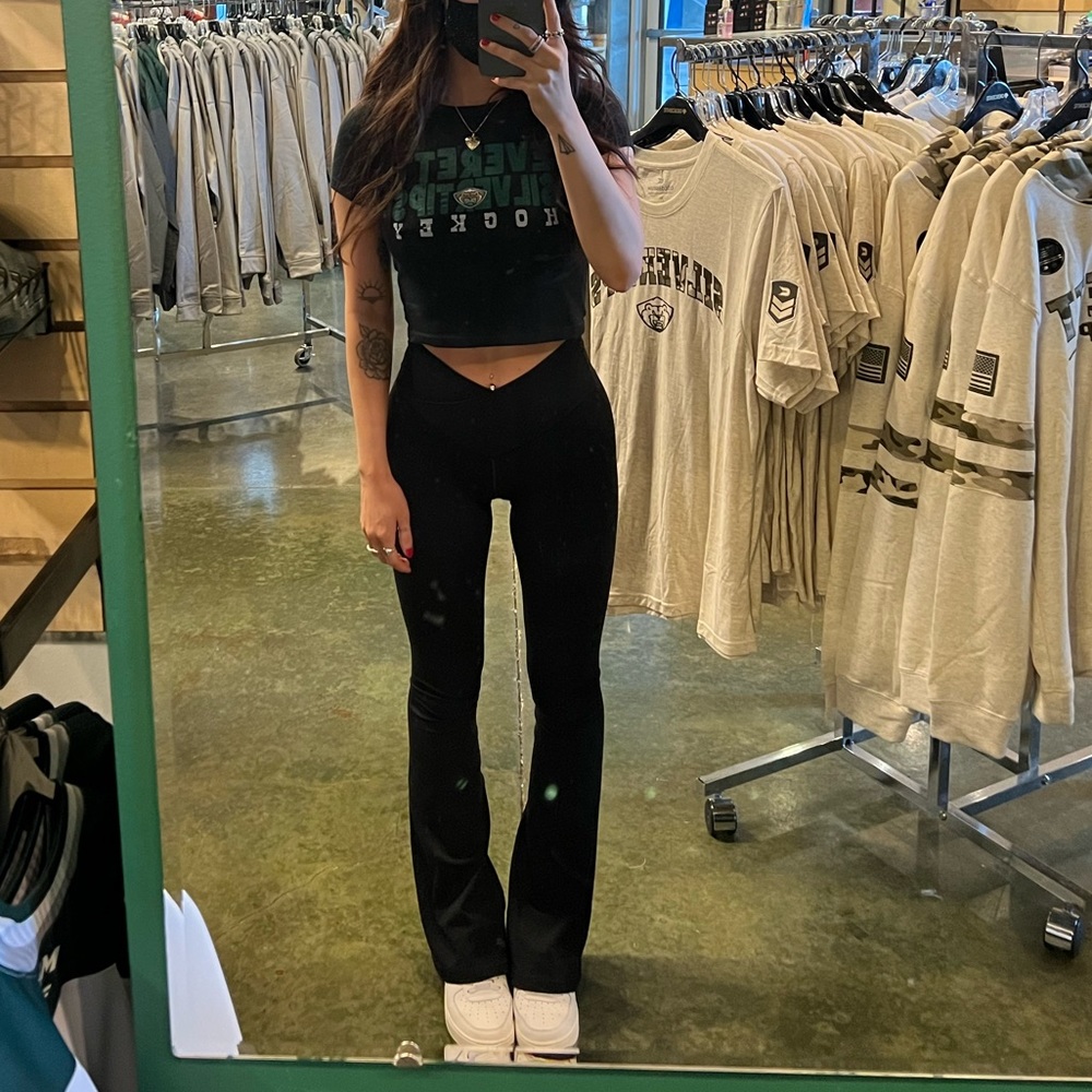 Aerie offline crossover flare legging